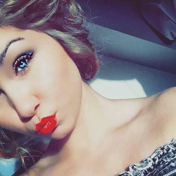 Meet your Posher, Dakota - Picture 1 of 1